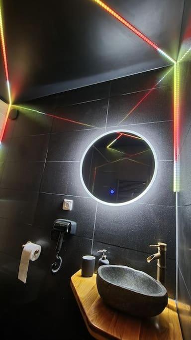 Royalspa Luxueux Appartement Avec Spa Estrasburgo Exterior foto
